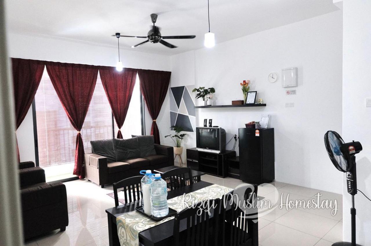 Rizqi Muslim Homestay Meru Casa Kayangan Ипох Экстерьер фото